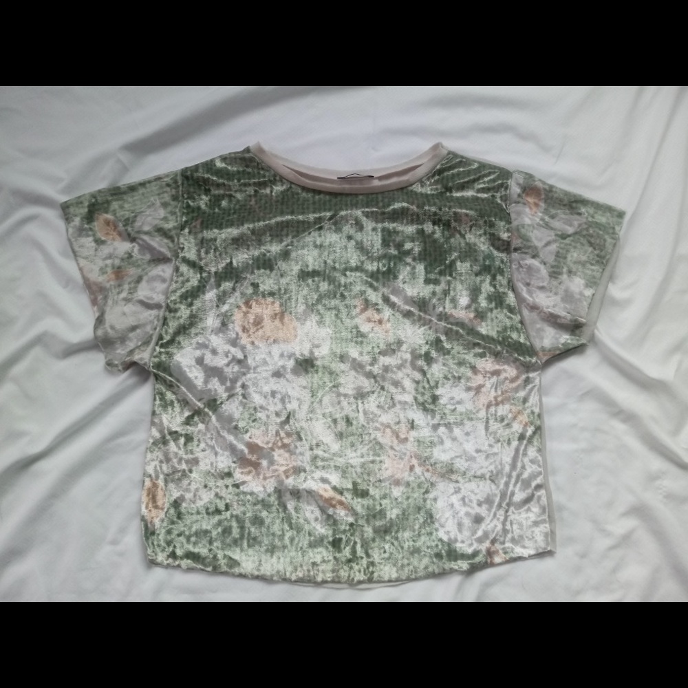 Velveteen flower blouse